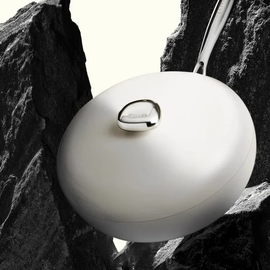 🍳 Titanium Non-Stick Frying Pan - Flat-Bottomed & Uncoated for Household Use